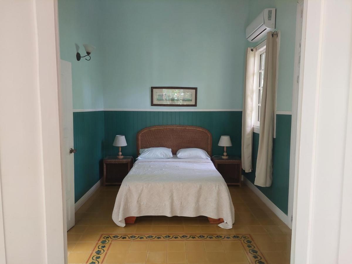 Playa Negra Guesthouse カウイータ エクステリア 写真