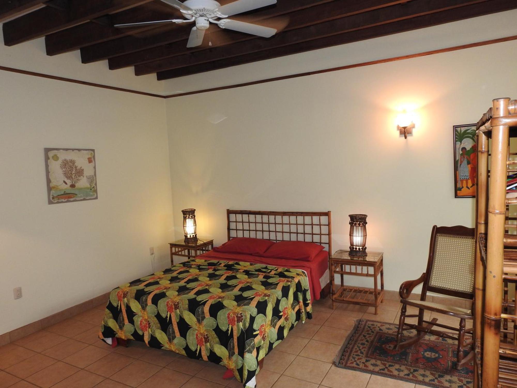 Playa Negra Guesthouse カウイータ エクステリア 写真
