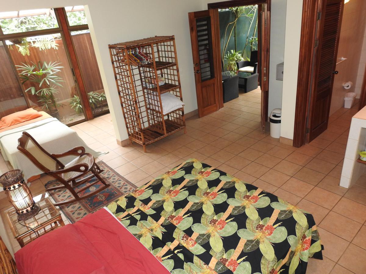 Playa Negra Guesthouse カウイータ エクステリア 写真