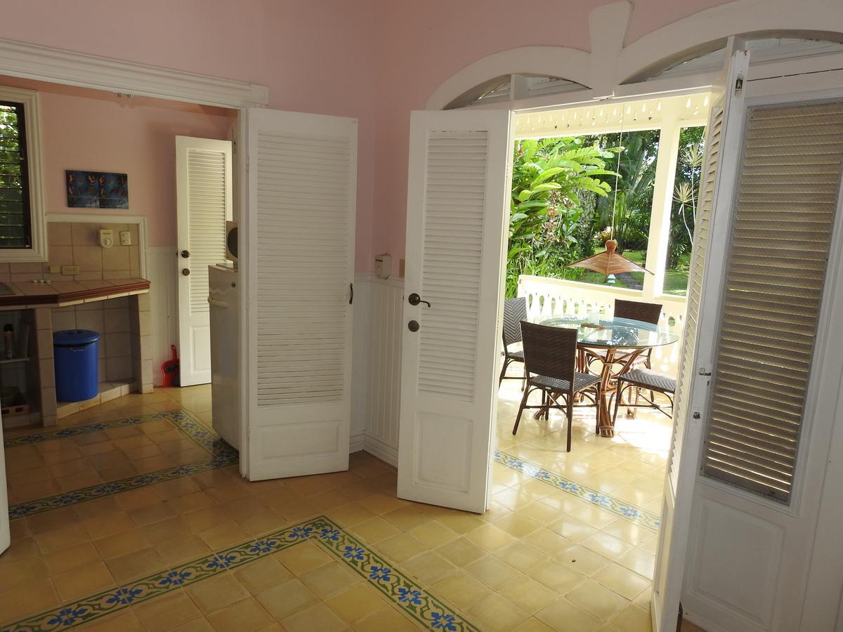 Playa Negra Guesthouse カウイータ エクステリア 写真
