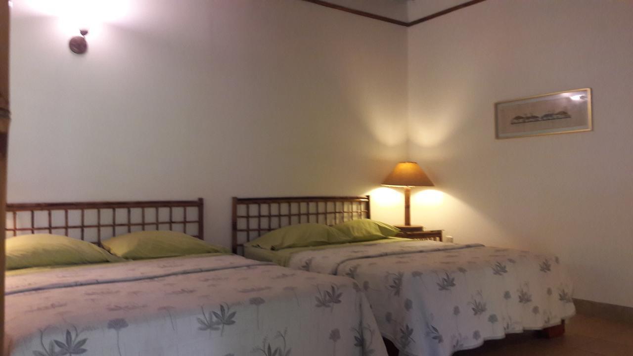 Playa Negra Guesthouse カウイータ エクステリア 写真
