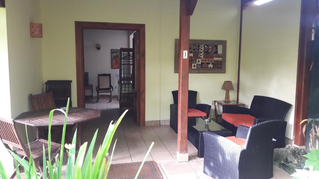 Playa Negra Guesthouse カウイータ エクステリア 写真